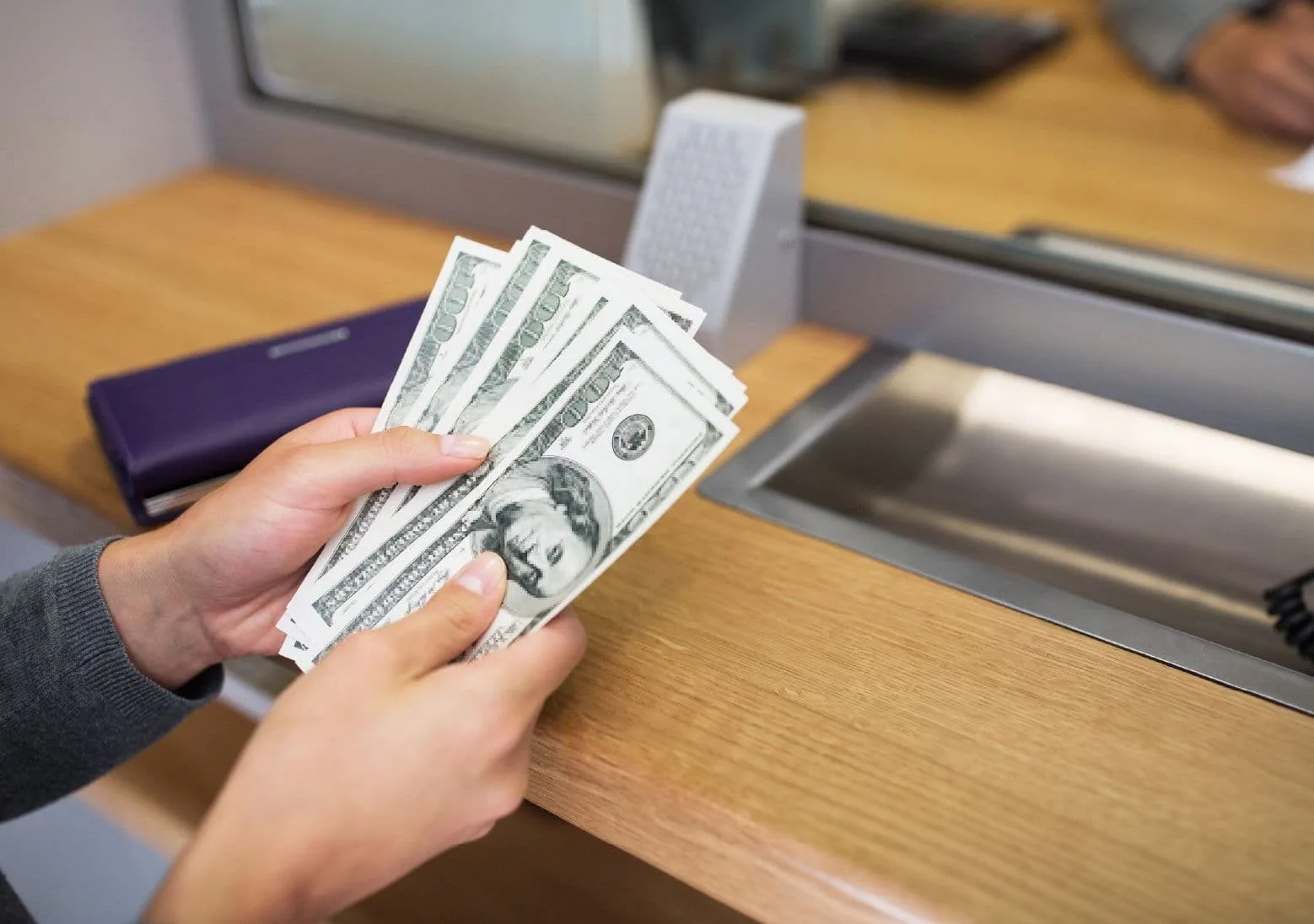 Внесок/виведення банкнот